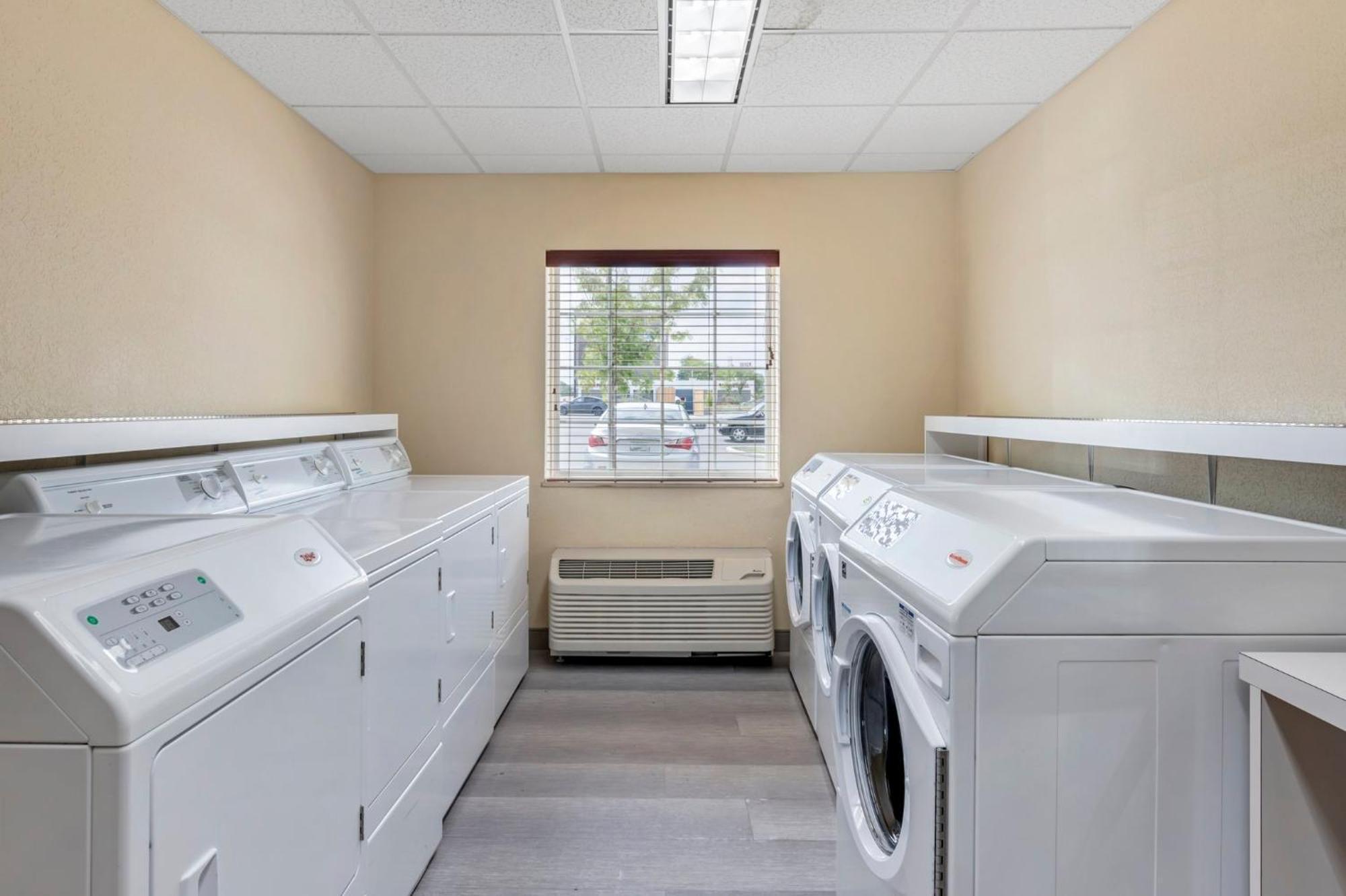 Candlewood Suites Indianapolis East By Ihg Extérieur photo
